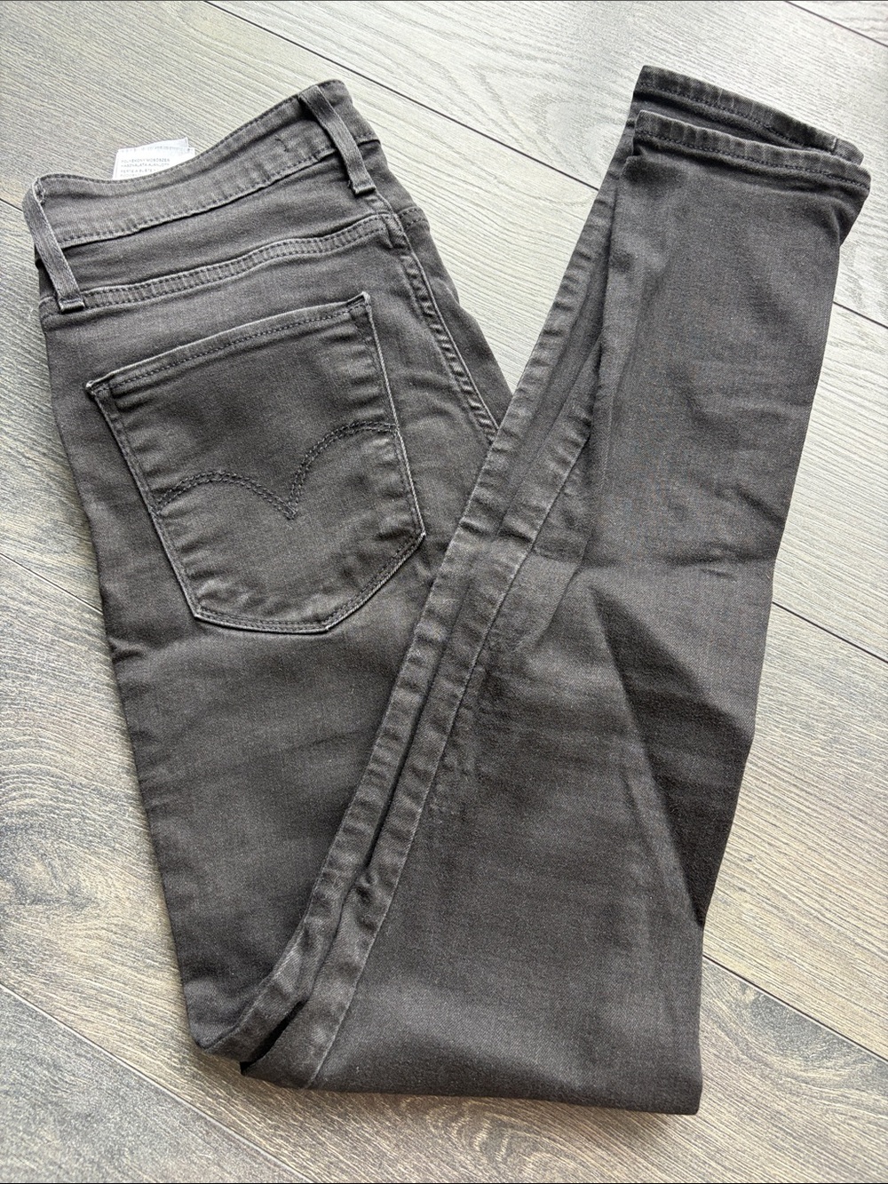 Levi's Women's Skinny Jeans black. 721 high rise skinny size 27